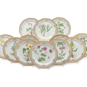 A Set of Twelve Royal Copenhagen 34a377