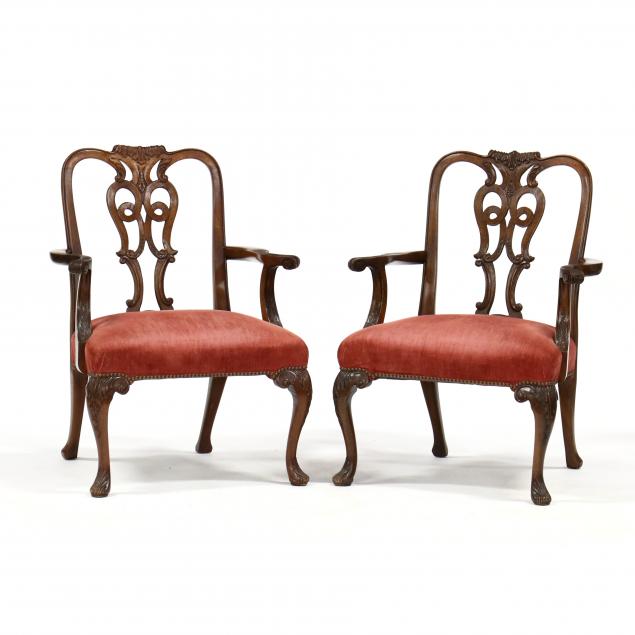 PAIR OF GEORGE II STYLE CARVED 34a424