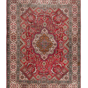 A Hamadan Wool Rug
Mid-20th Century
12