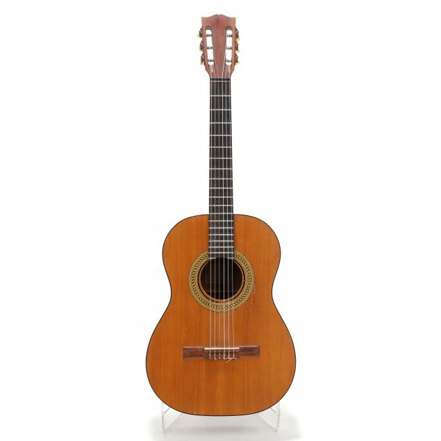 GIBSON STYLE C-0 CLASSICAL GUITAR