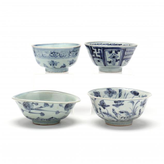 FOUR CHINESE BLUE AND WHITE PORCELAIN