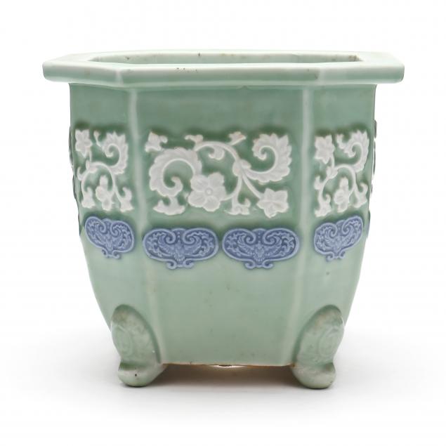 A CHINESE CELADON GREEN JARDINIERE 3480cd