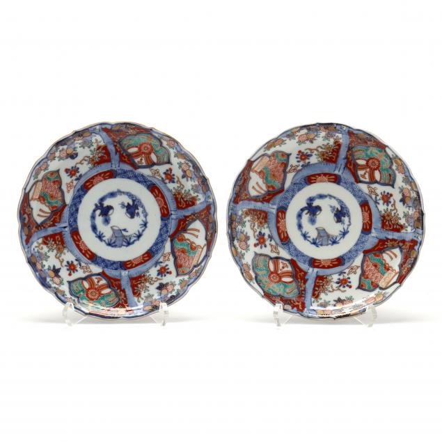 A PAIR OF JAPANESE IMARI PORCELAIN 348103