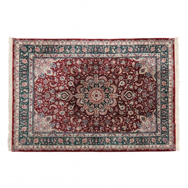 INDO-PERSIAN RUG Burgundy field with