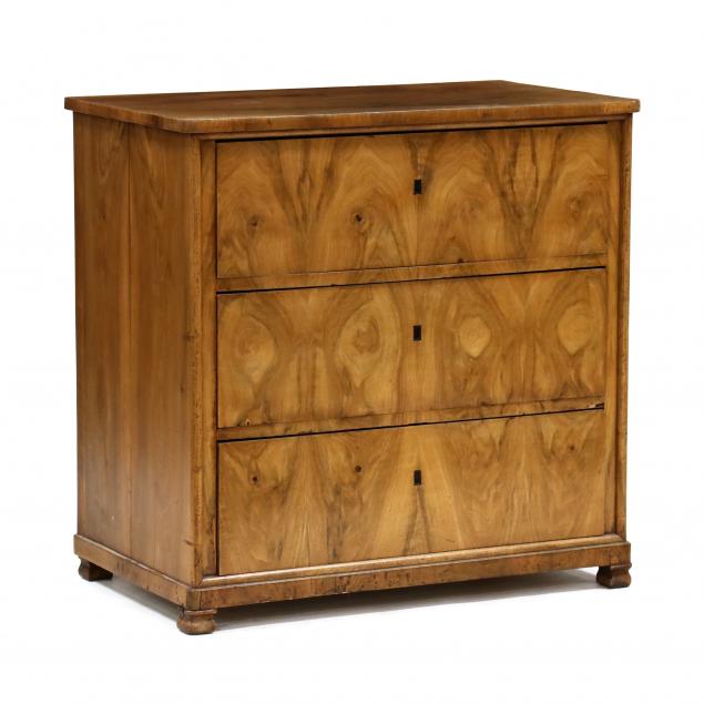 BIEDERMEIER WALNUT COMMODE Circa 3481b8