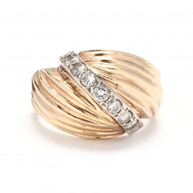 GOLD AND DIAMOND DOME RING In a 3482a7
