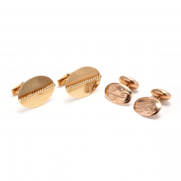 TWO PAIRS OF GOLD CUFFLINKS To 3482ac