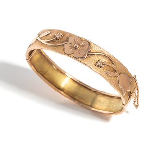 ROSE GOLD BANGLE BRACELET
With