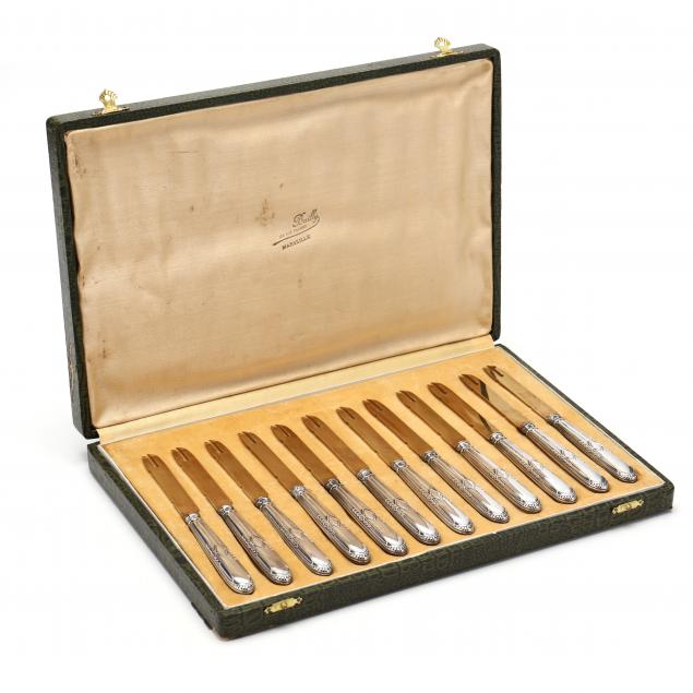 CASED SET OF FRENCH 1ST STANDARD 34840e