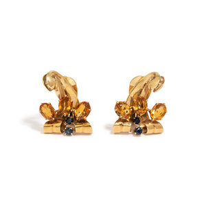 RETRO, CITRINE AND SAPPHIRE EARCLIPS
Containing