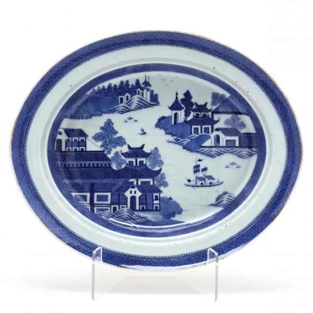 A CHINESE EXPORT PORCELAIN NANKING SERVING