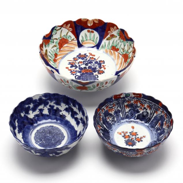 THREE ASIAN PORCELAIN BOWLS 20th 348475