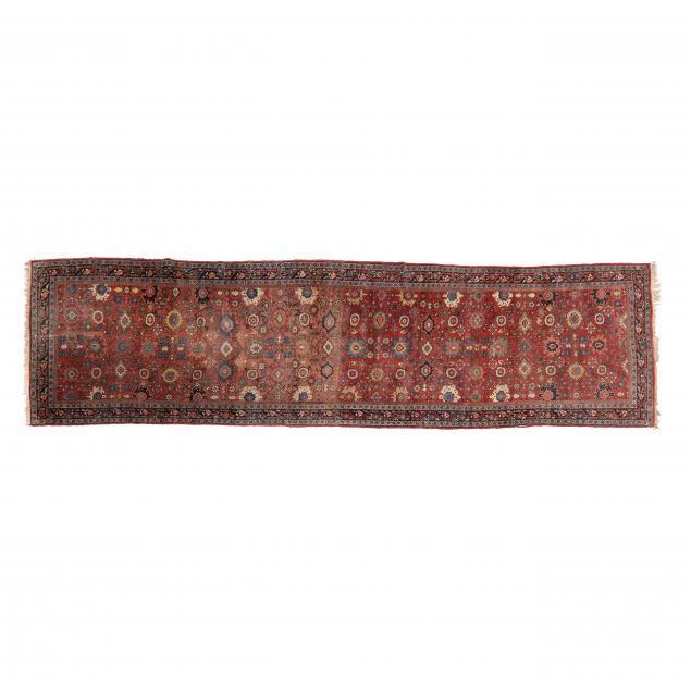 PERSIAN RUNNER Red field with multicolor
