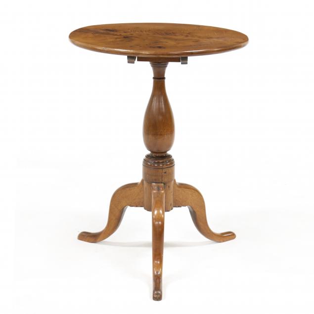 AMERICAN QUEEN ANNE WALNUT CANDLESTAND 34852d