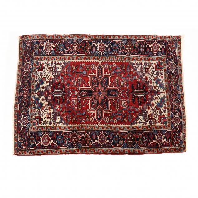 HERIZ AREA RUG Red field with traditional