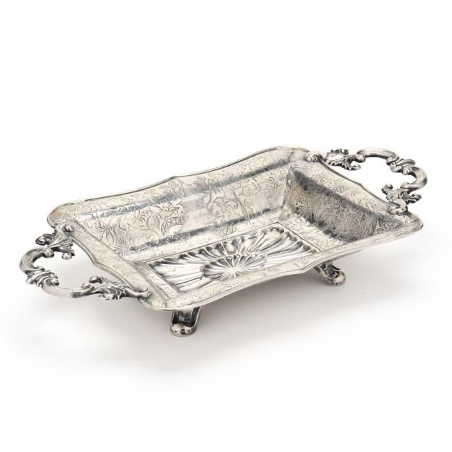 AN ANTIQUE CONTINENTAL SILVER SERVING 348758