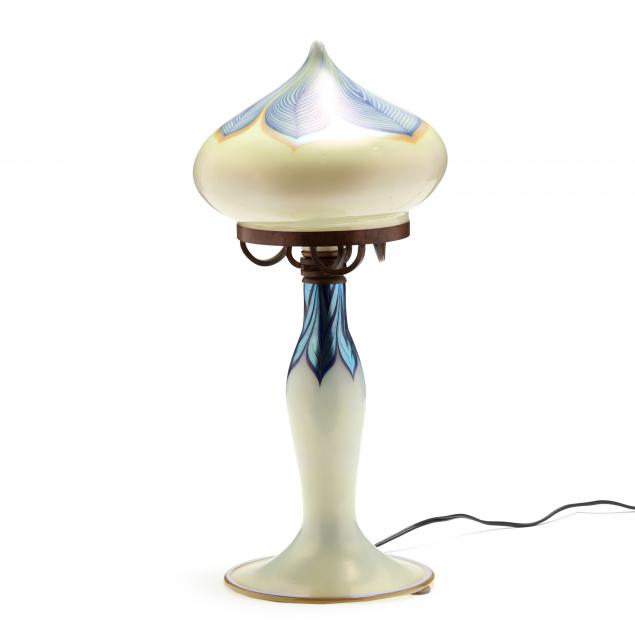 LUNDBERG STUDIOS, ART GLASS TABLE LAMP