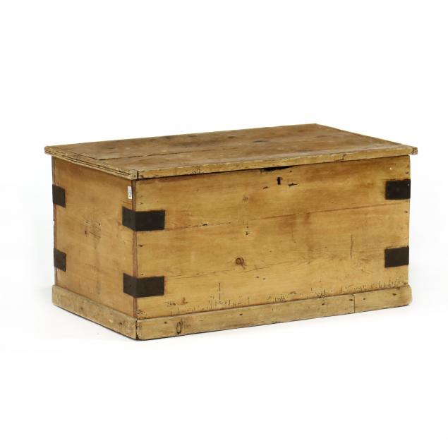 PRIMITIVE PINE BLANKET CHEST Late 34897f