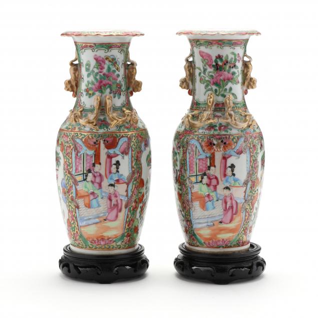 A PAIR OF CHINESE EXPORT PORCELAIN