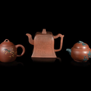 Three Chinese Yixing Pottery Teapots comprising 34b582