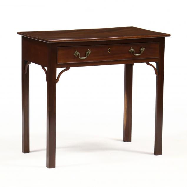 GEORGE III MAHOGANY DRESSING TABLE