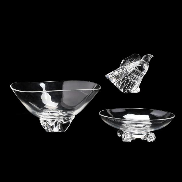 THREE PIECES OF STEUBEN CRYSTAL 34b7ac