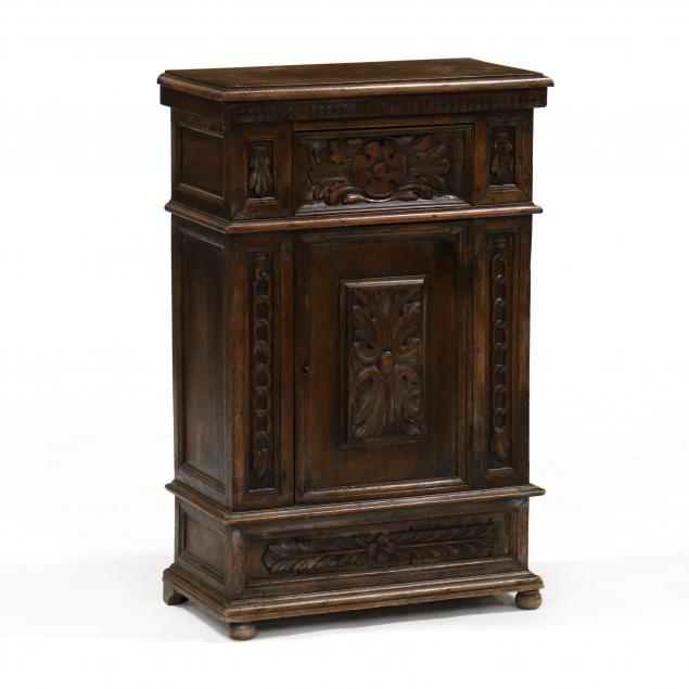 CONTINENTAL CARVED OAK BEDSIDE 34b834