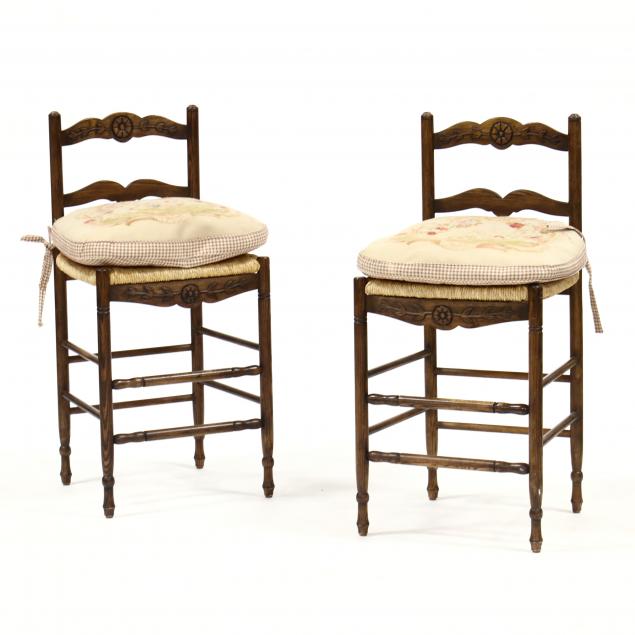 PAIR OF FRENCH PROVINCIAL STYLE 34b97e