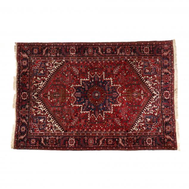 HERIZ RUG With traditional Heriz