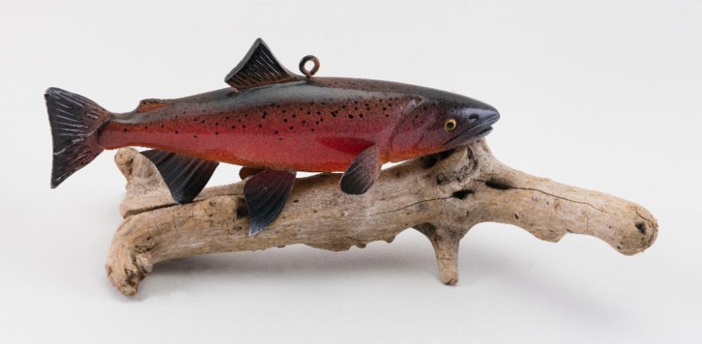 CARVED AND PAINTED SALMON ON DRIFTWOOD 34bc58