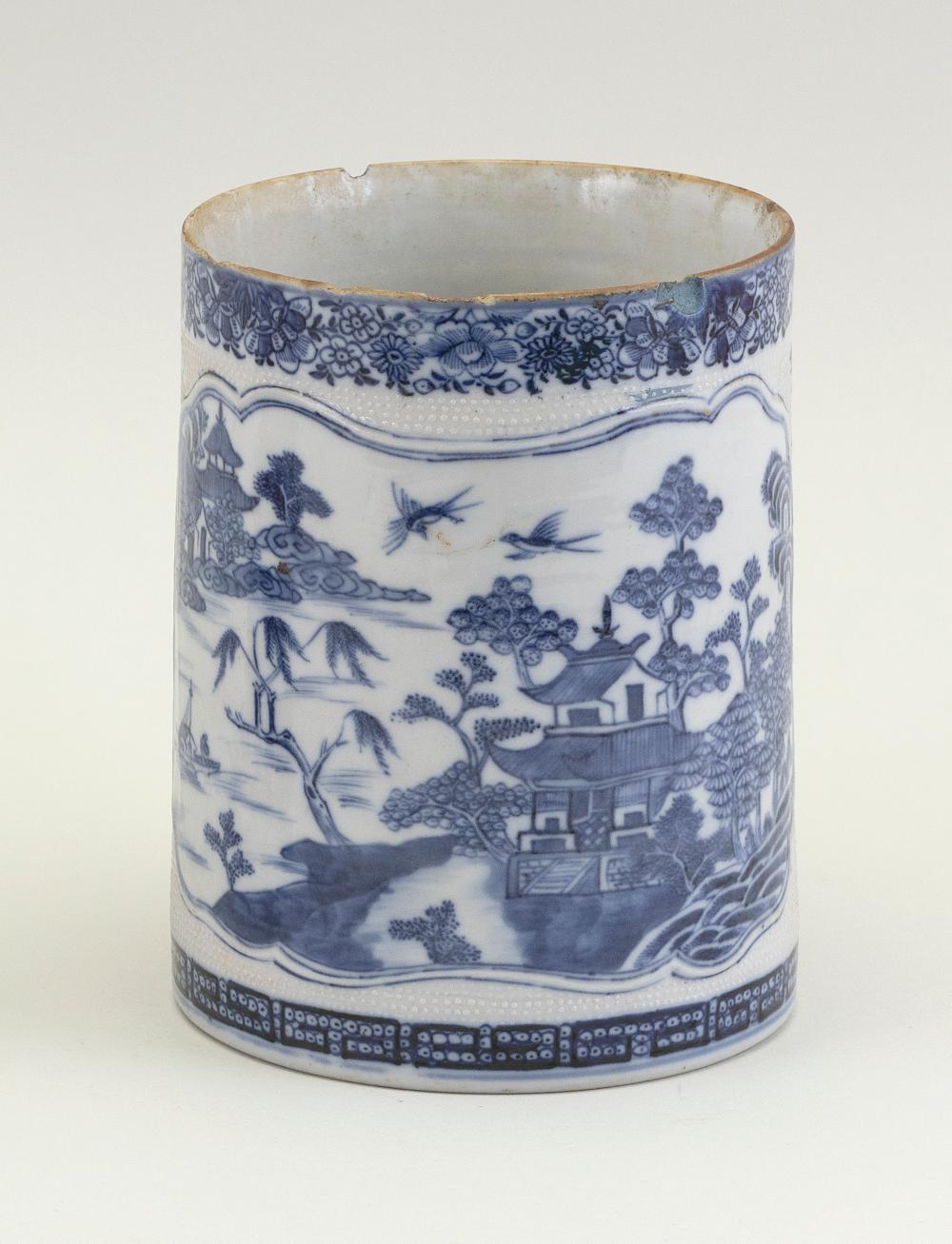 CHINESE EXPORT PORCELAIN MUG LATE