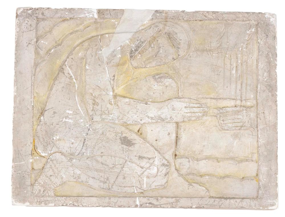 BAS RELIEF TILE DEPICTING A KNEELING 34bcd6