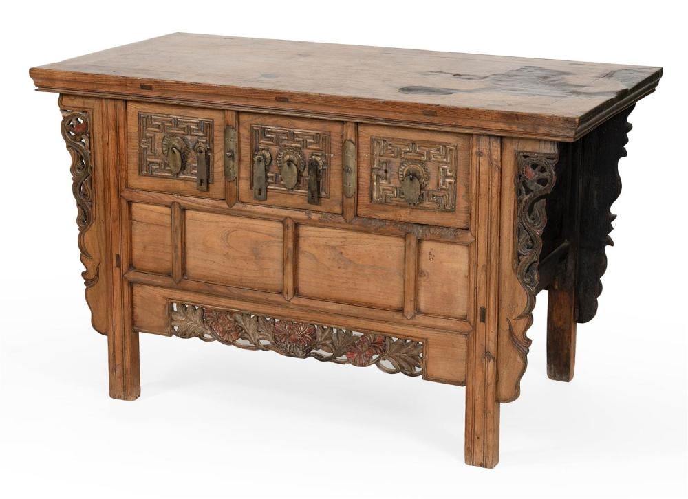 CHINESE ALTAR TABLE 20TH CENTURYCHINESE 34bdb8