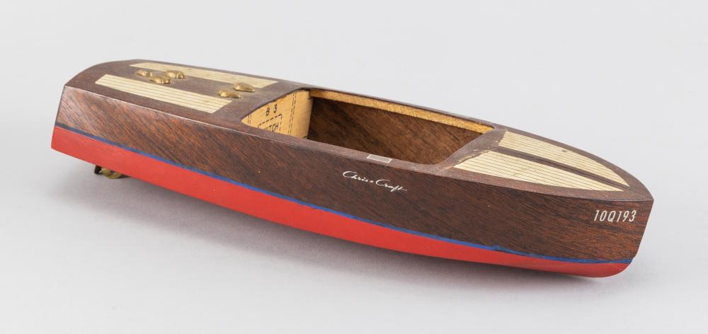 WOODEN MODEL OF THE CHRIS-CRAFT SPEEDBOAT