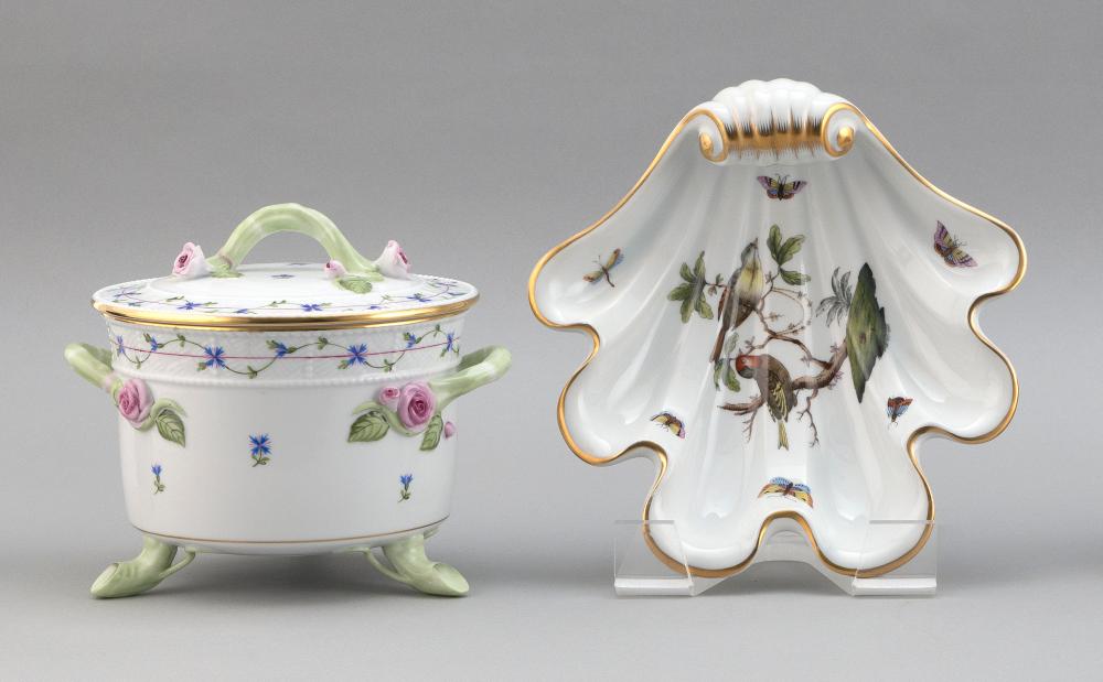 TWO PIECES OF HEREND PORCELAIN 34bf28