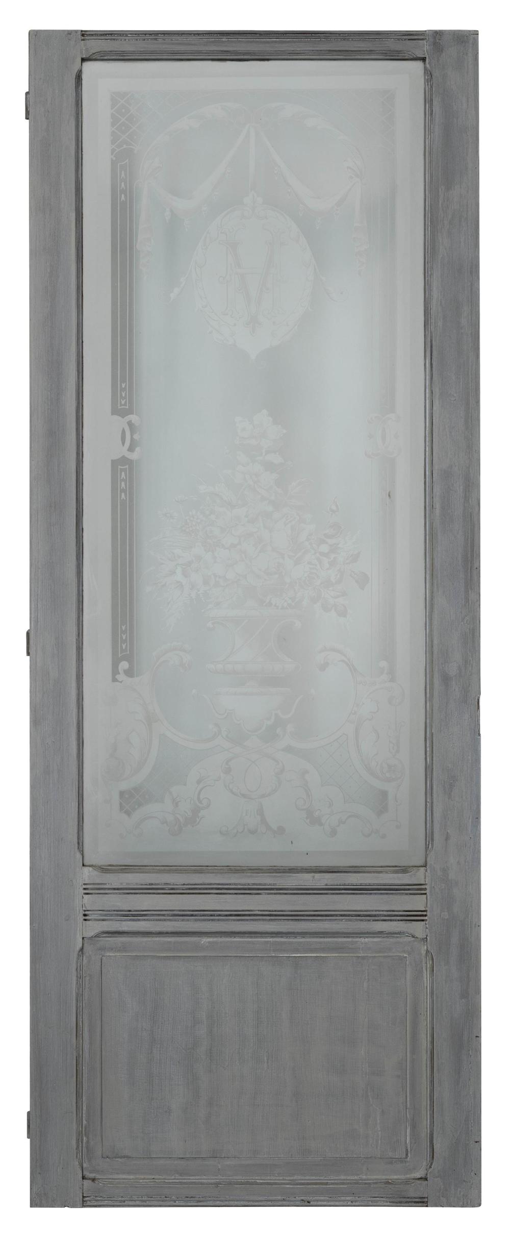 DOOR WITH FROSTED AND ETCHED GLASS