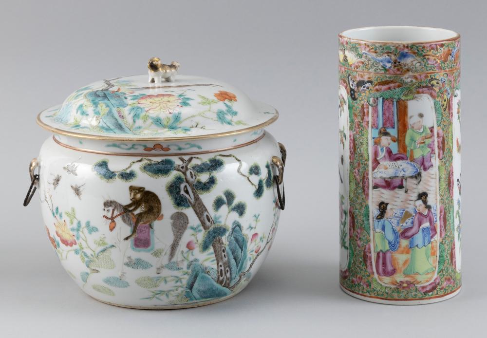 TWO PIECES OF CHINESE PORCELAIN