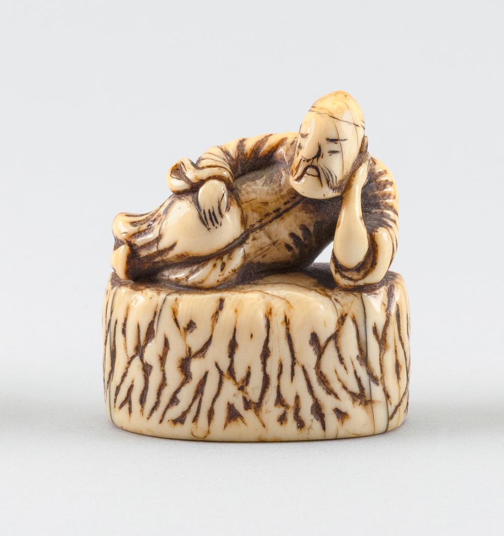 JAPANESE IVORY NETSUKE 19TH CENTURY