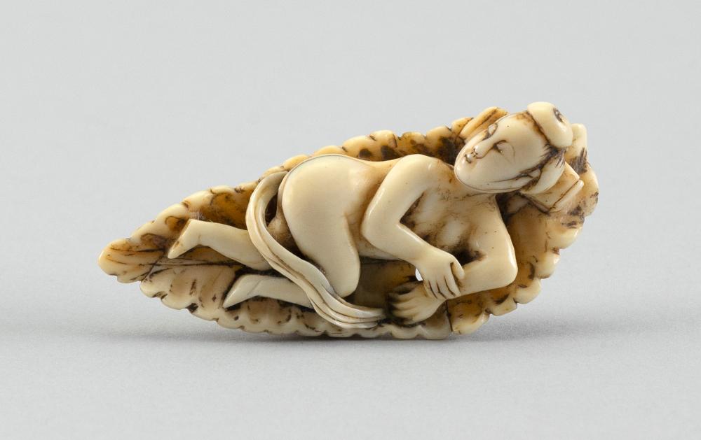 JAPANESE IVORY NETSUKE 19TH CENTURY