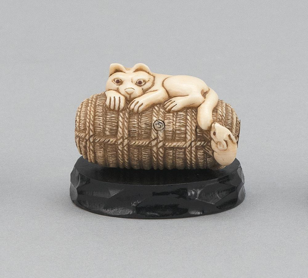 JAPANESE IVORY NETSUKE EARLY 20TH 34c124