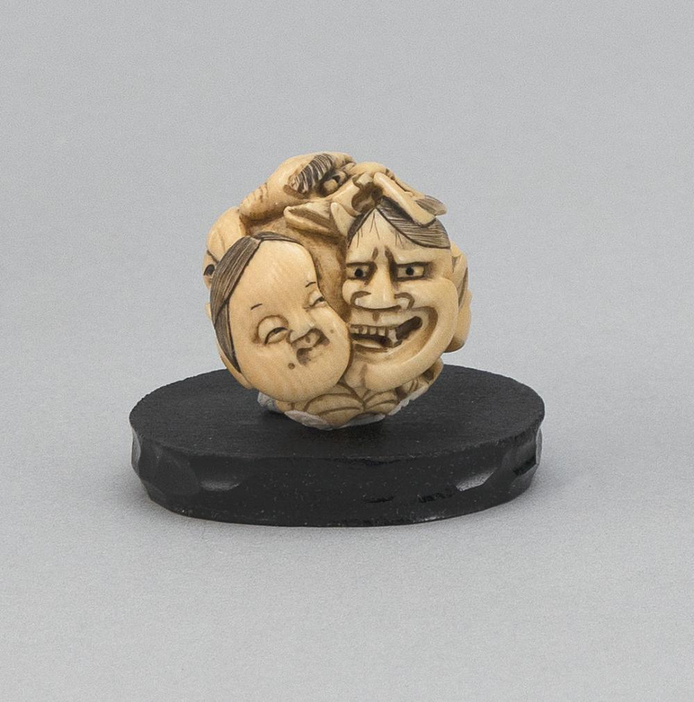 JAPANESE IVORY NETSUKE EARLY 20TH