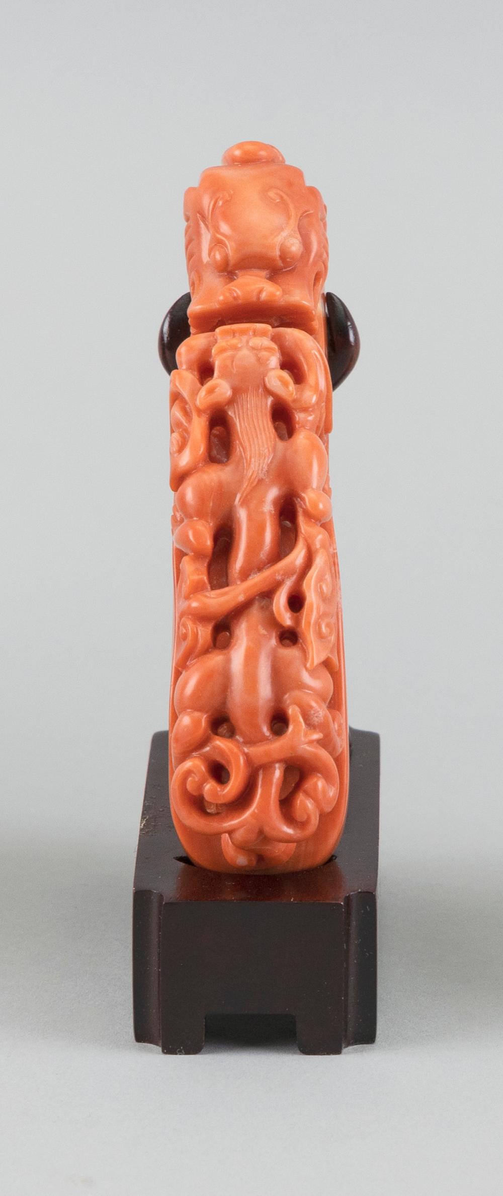 CHINESE CARVED CORAL BELT HOOK 34c150