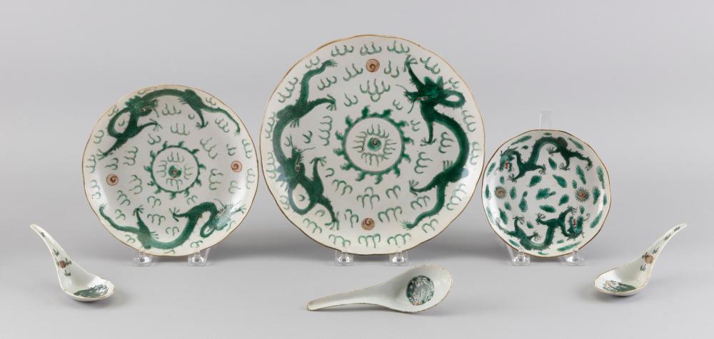 SIX PIECES OF CHINESE FAMILLE VERTE 34c1eb