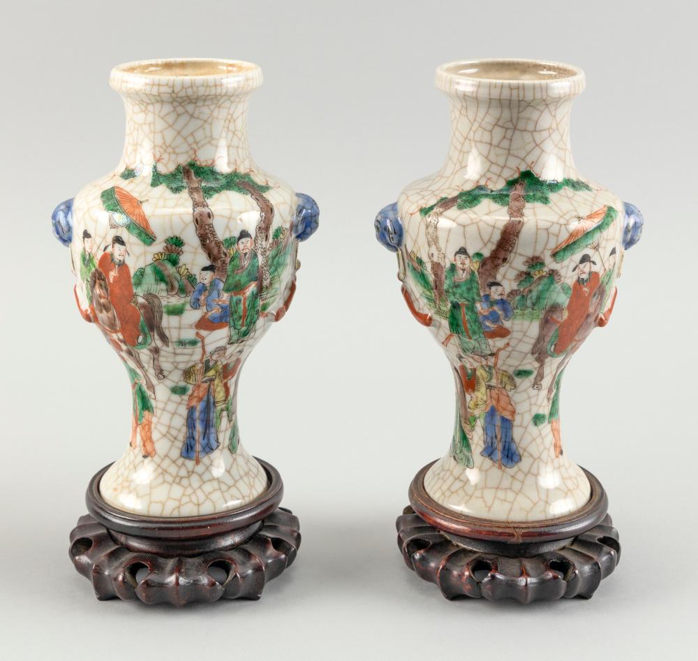 PAIR OF CHINESE FAMILLE VERTE ON