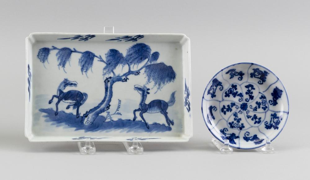 TWO CHINESE BLUE AND WHITE PORCELAIN 34c206
