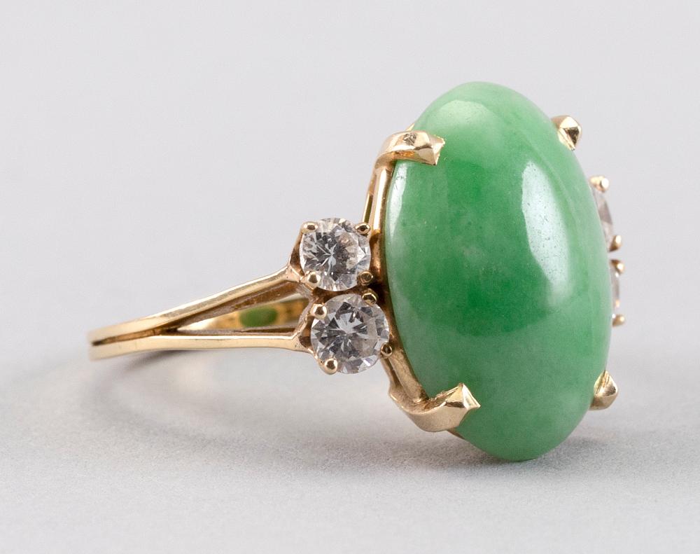 18KT GOLD, JADE AND DIAMOND RING18KT