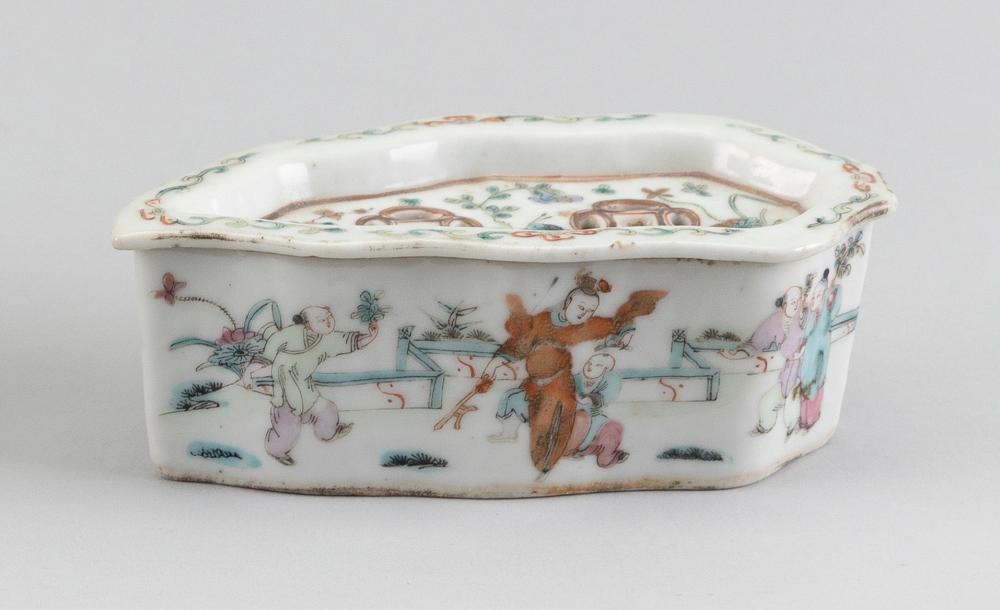 CHINESE FAMILLE ROSE PORCELAIN