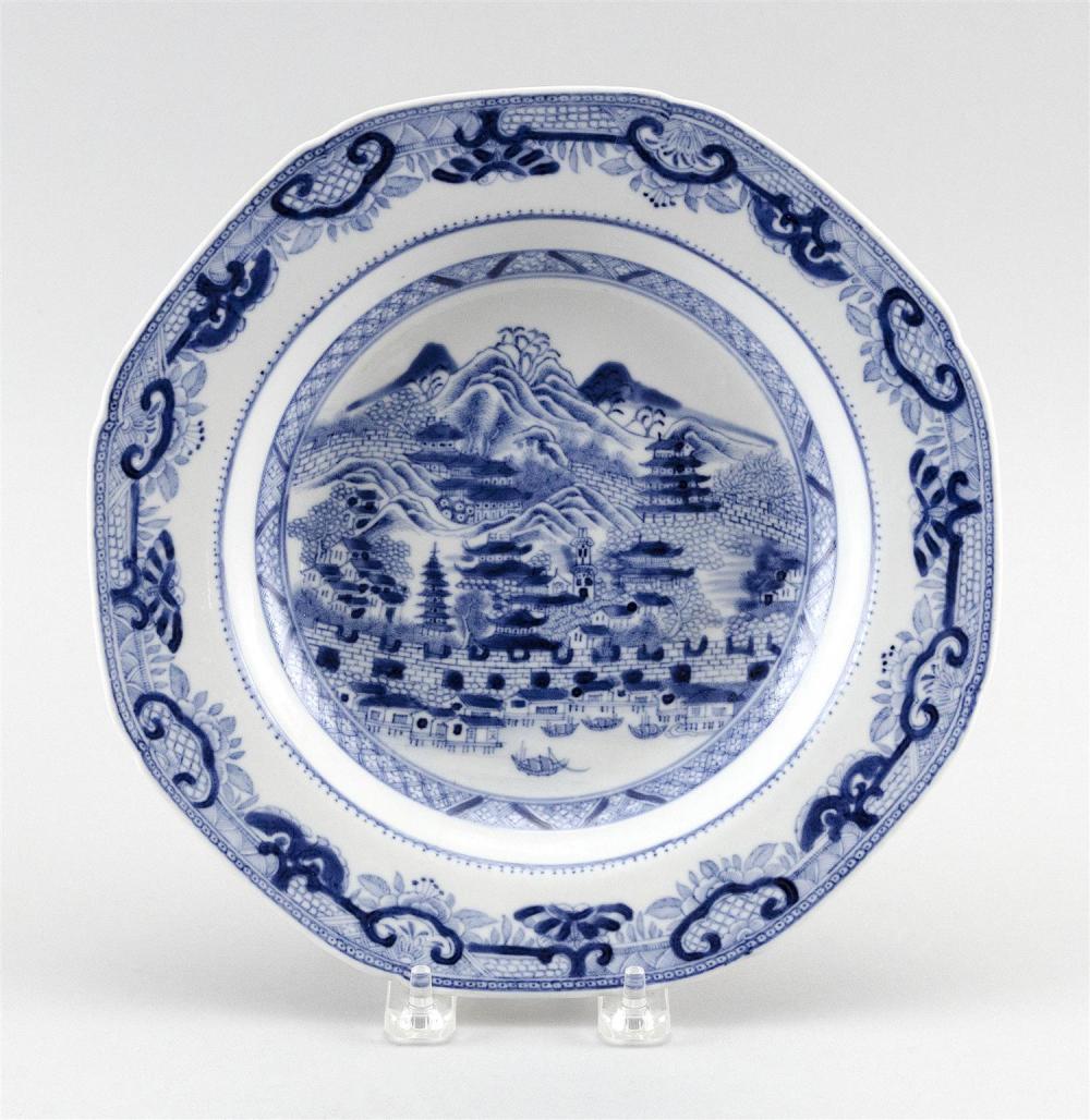 CHINESE EXPORT BLUE AND WHITE PORCELAIN