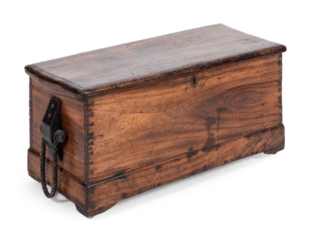 CAMPHORWOOD SEA CHEST 19TH CENTURY 34c4b8