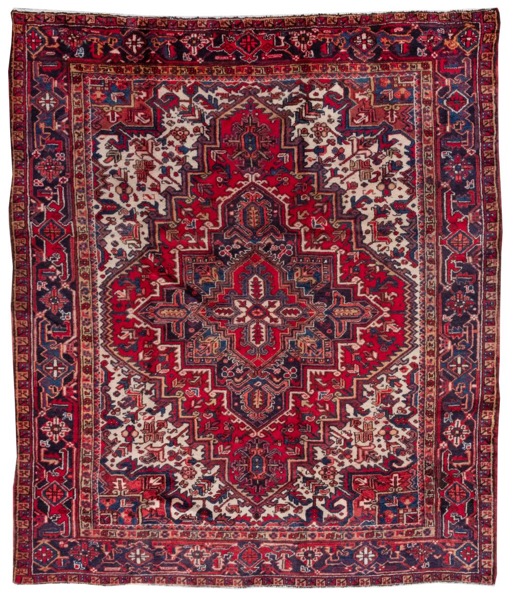 ORIENTAL RUG: HERIZ 7'0" X 8'3"ORIENTAL